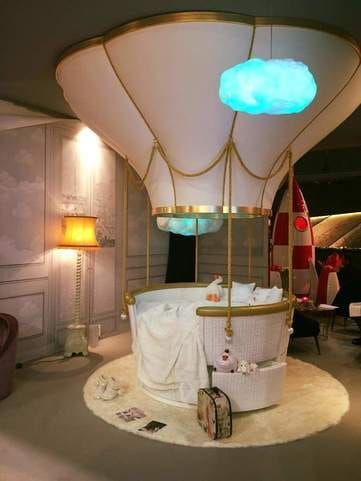 Lit bebe montgolfière maison objet