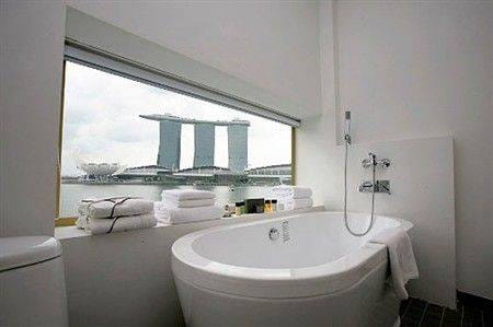 singapores-merlion-transformed-into-hotel_6