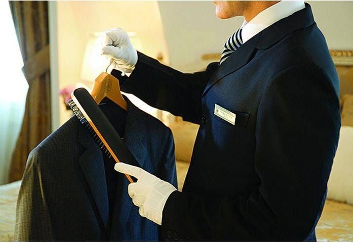 Le Metier De Majordome Laurent Delporte